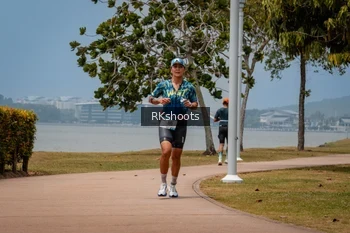 Runner Photo 3433875