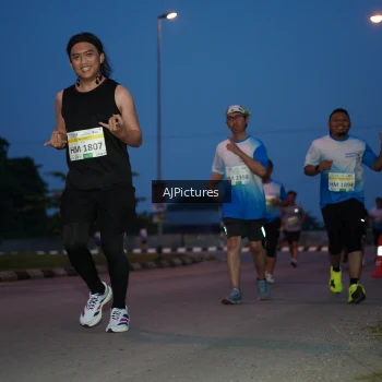 Runner Photo 3435244