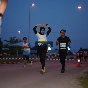 Runner Photo 3435256