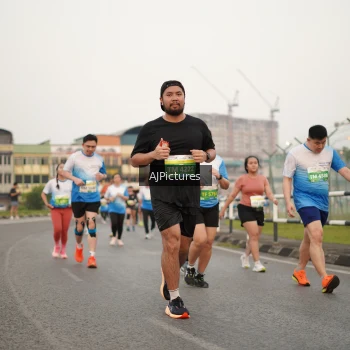 Runner Photo 3436051