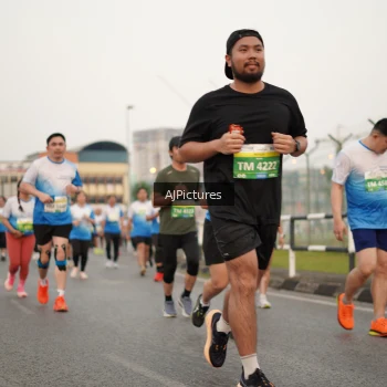 Runner Photo 3436056