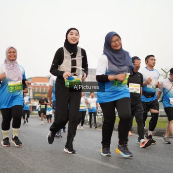 Runner Photo 3436181