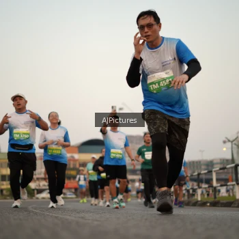 Runner Photo 3436362