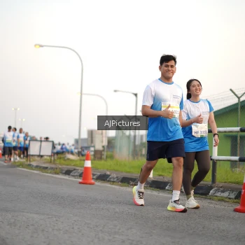 Runner Photo 3436864