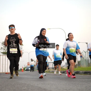 Runner Photo 3436877