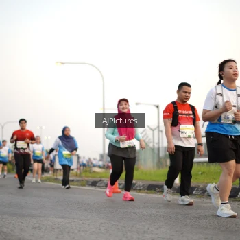 Runner Photo 3436902