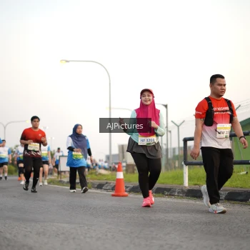 Runner Photo 3436906