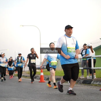 Runner Photo 3436917