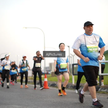 Runner Photo 3436918