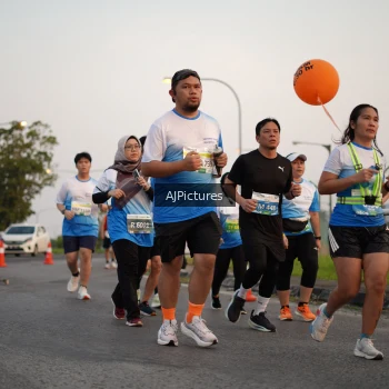 Runner Photo 3436933