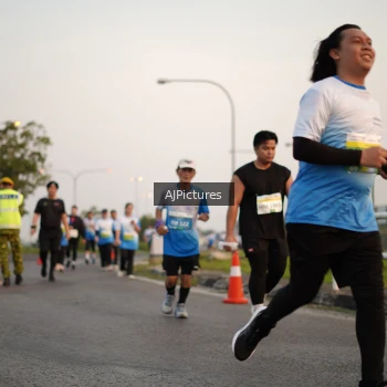 Runner Photo 3436998