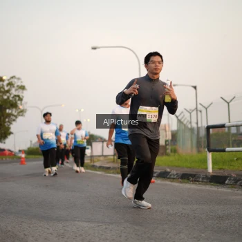 Runner Photo 3437022