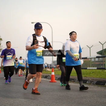 Runner Photo 3437033