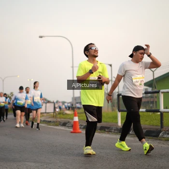 Runner Photo 3437051