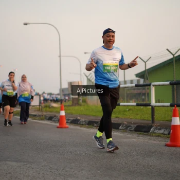 Runner Photo 3437071