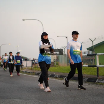 Runner Photo 3437072