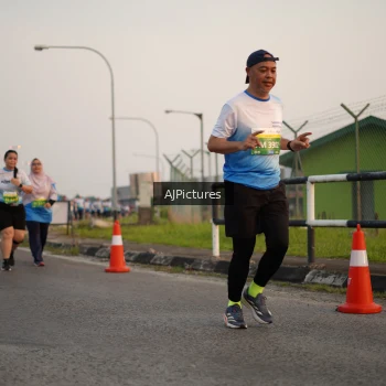 Runner Photo 3437075