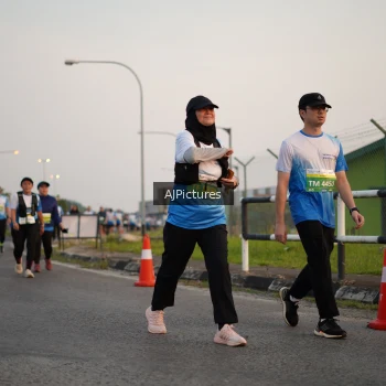 Runner Photo 3437076