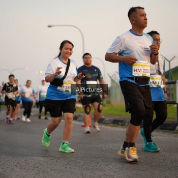 Runner Photo 3437101