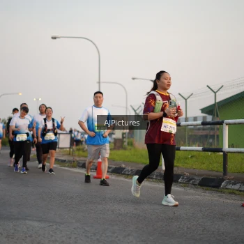 Runner Photo 3437113