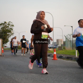 Runner Photo 3437131
