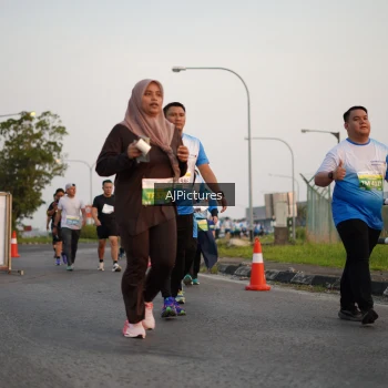 Runner Photo 3437133