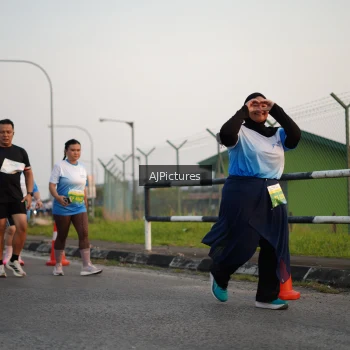 Runner Photo 3437135