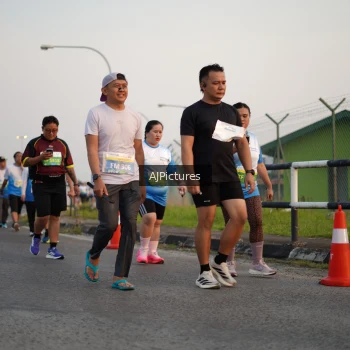 Runner Photo 3437136