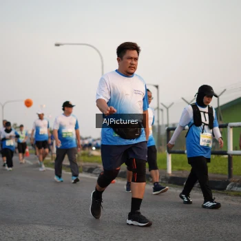 Runner Photo 3437142