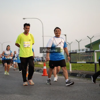 Runner Photo 3437164