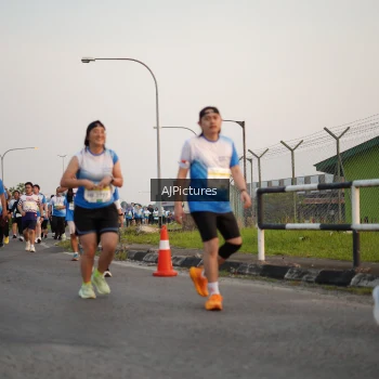 Runner Photo 3437172