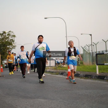 Runner Photo 3437175