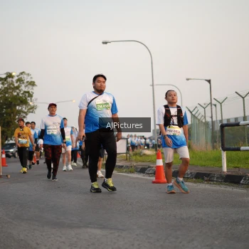 Runner Photo 3437179