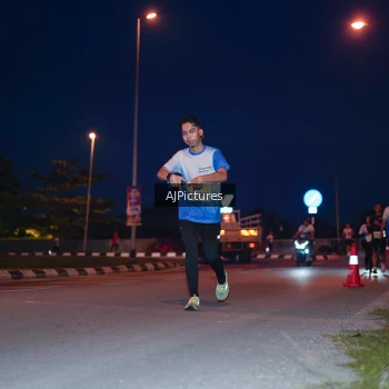 Runner Photo 3437635