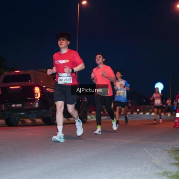 Runner Photo 3437694