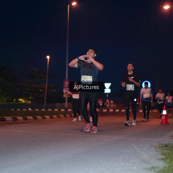 Runner Photo 3437714