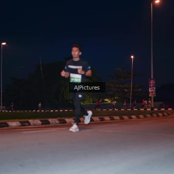 Runner Photo 3437715