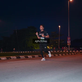 Runner Photo 3437721