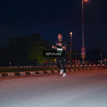 Runner Photo 3437723