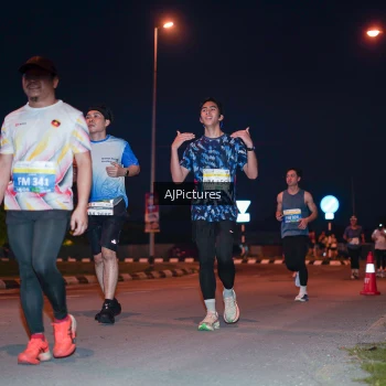 Runner Photo 3437748