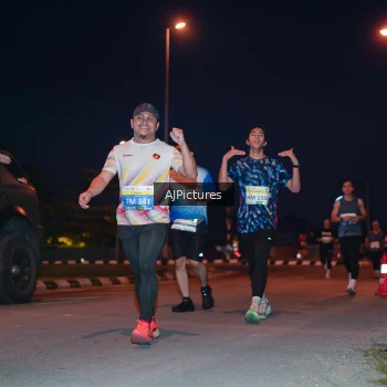 Runner Photo 3437750