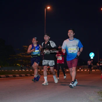 Runner Photo 3437816
