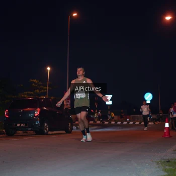 Runner Photo 3437851