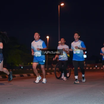 Runner Photo 3437873