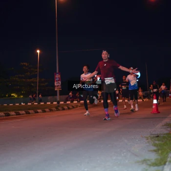 Runner Photo 3437912