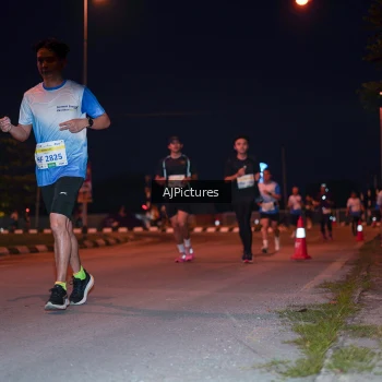 Runner Photo 3437914