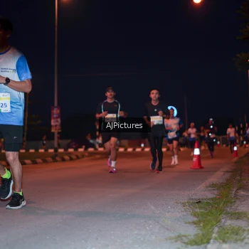 Runner Photo 3437915