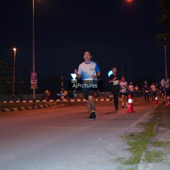 Runner Photo 3437920