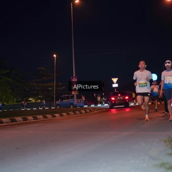 Runner Photo 3437975