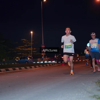 Runner Photo 3437976